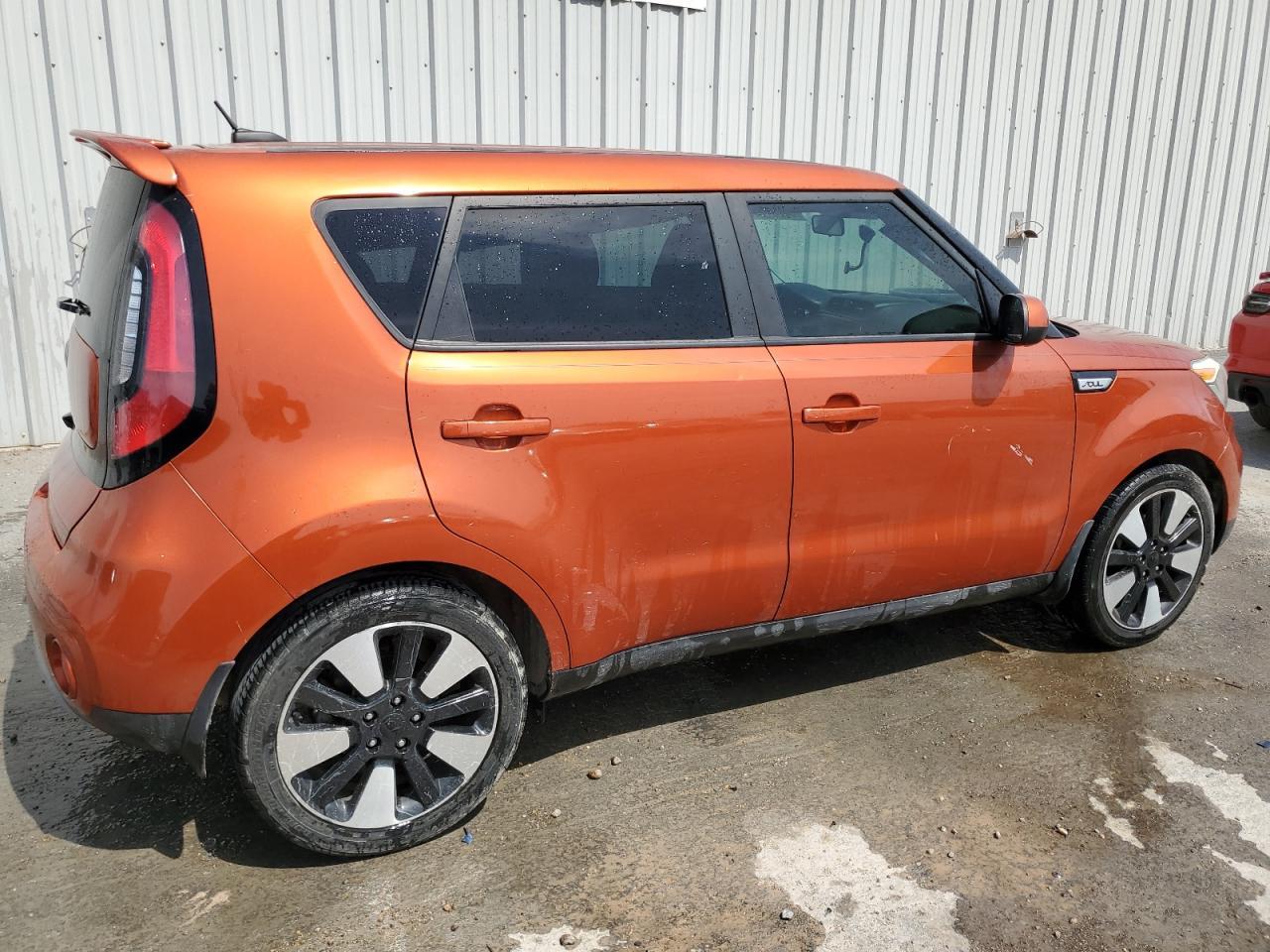 2019 KIA SOUL + - Image 3