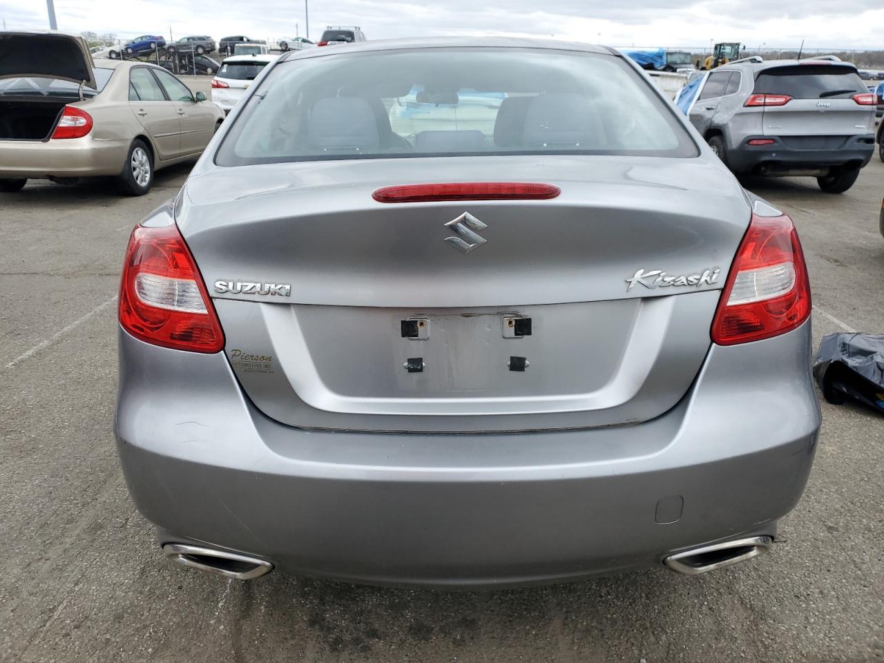 2013 SUZUKI KIZASHI SE - Фото 6