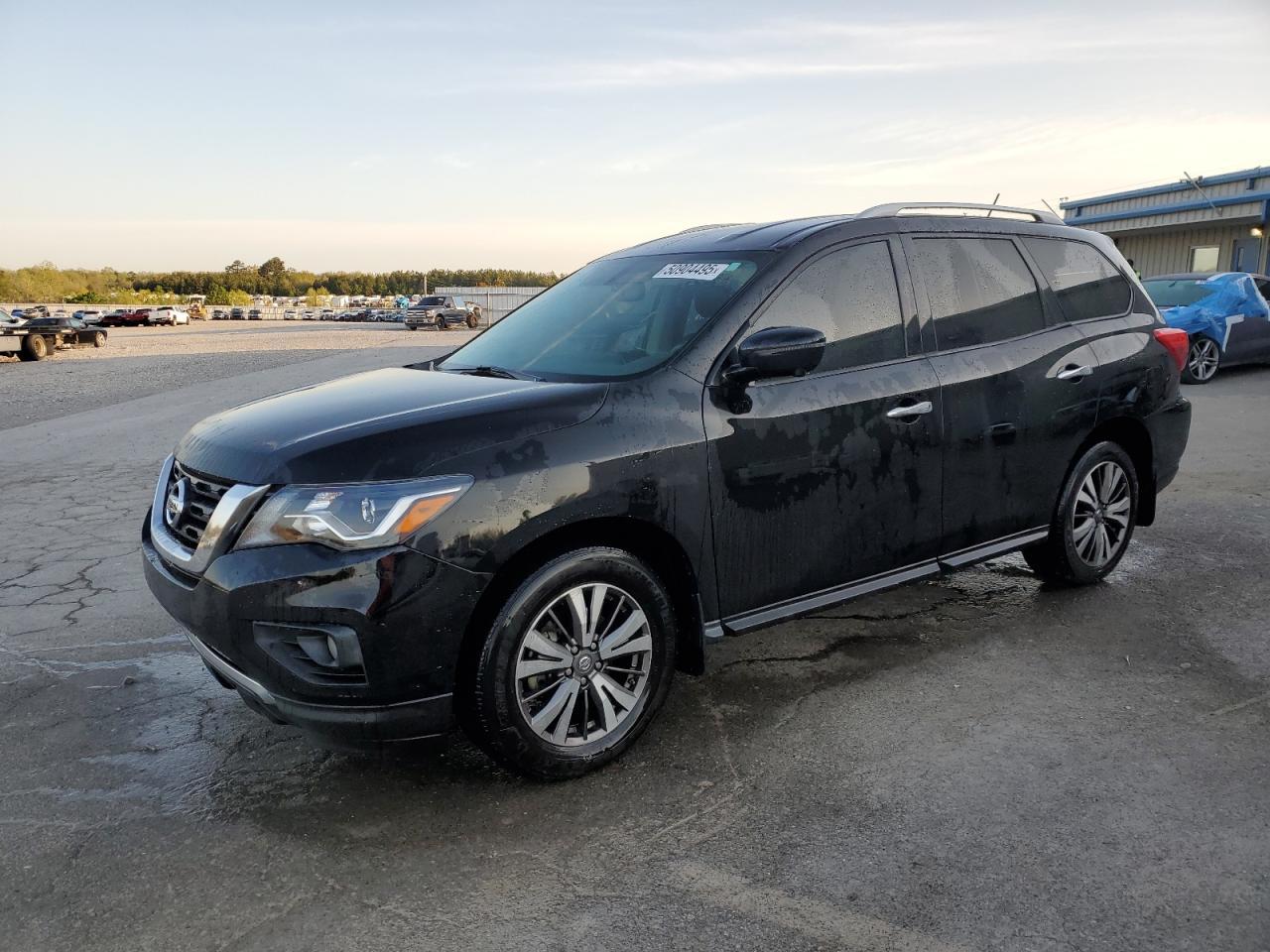 2017 NISSAN PATHFINDER