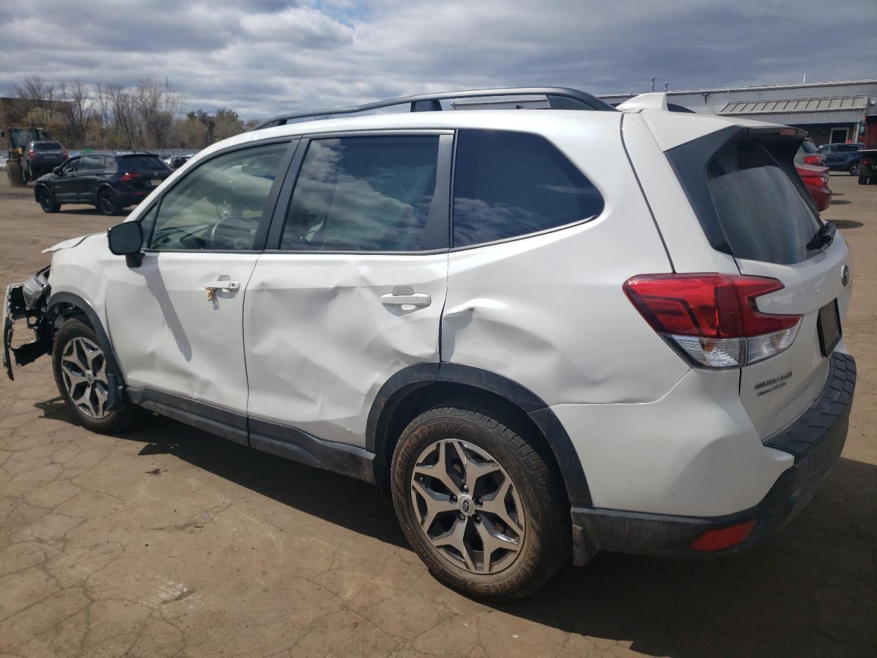 2021 SUBARU FORESTER P - Фото 2