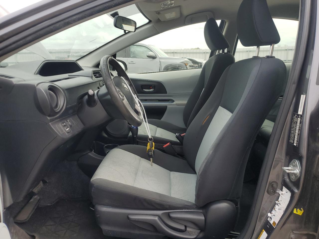 2013 TOYOTA PRIUS C - Image 7