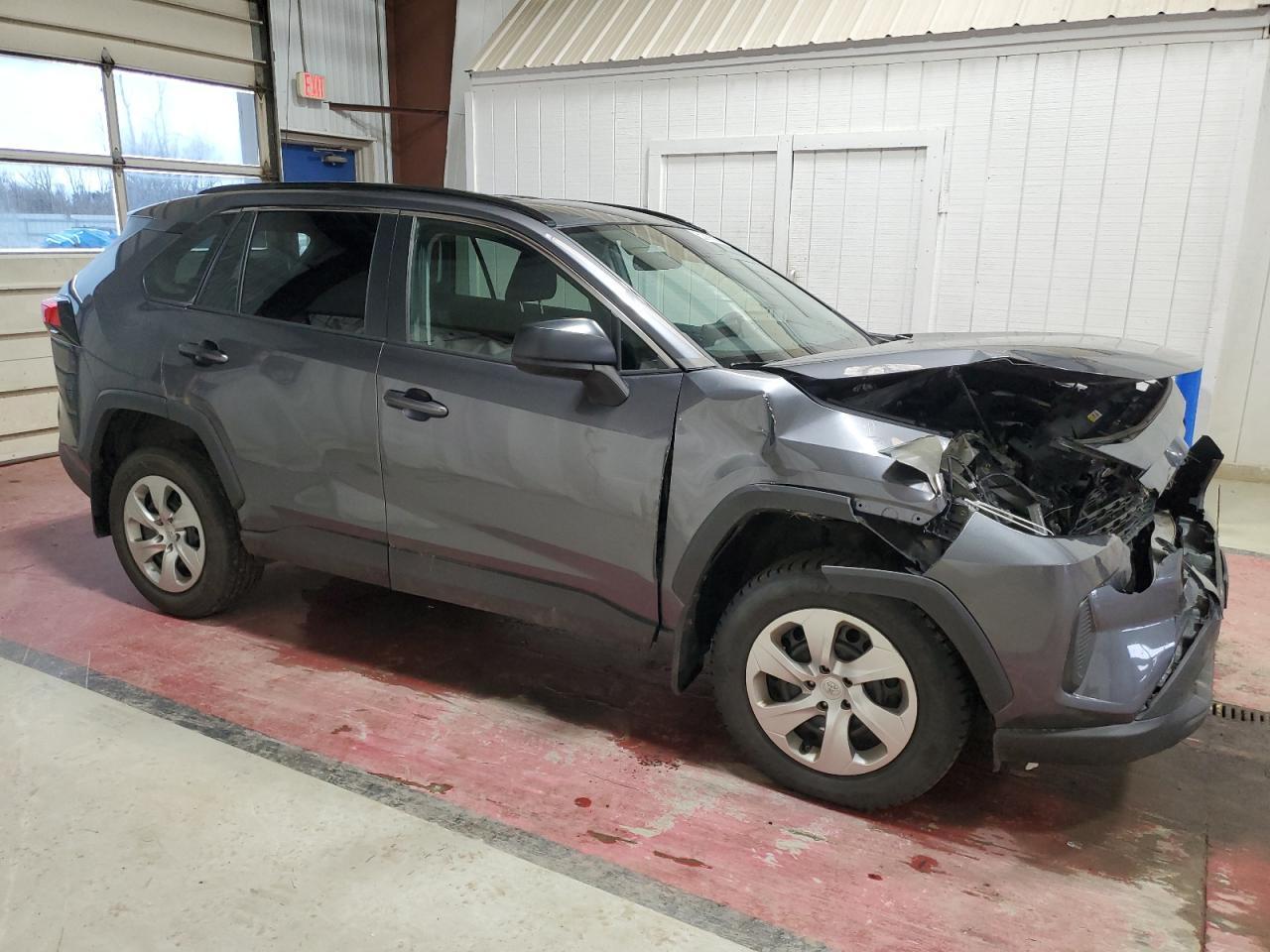 2021 TOYOTA RAV4 LE - Фото 4