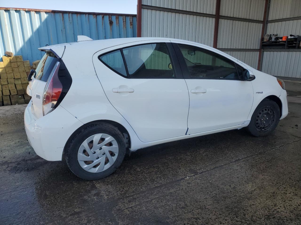2016 TOYOTA PRIUS C - Фото 3