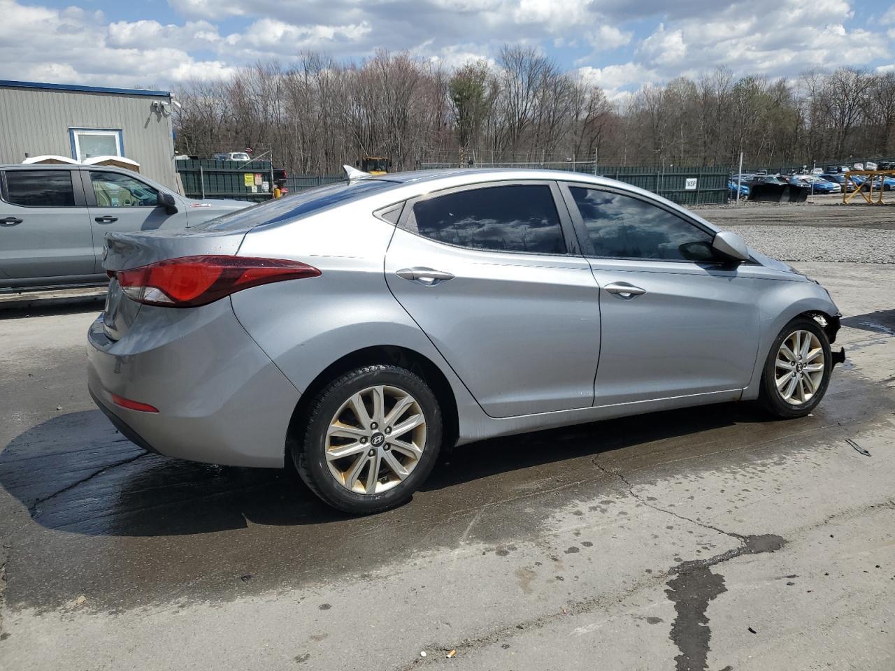 2015 HYUNDAI ELANTRA SE - Image 3