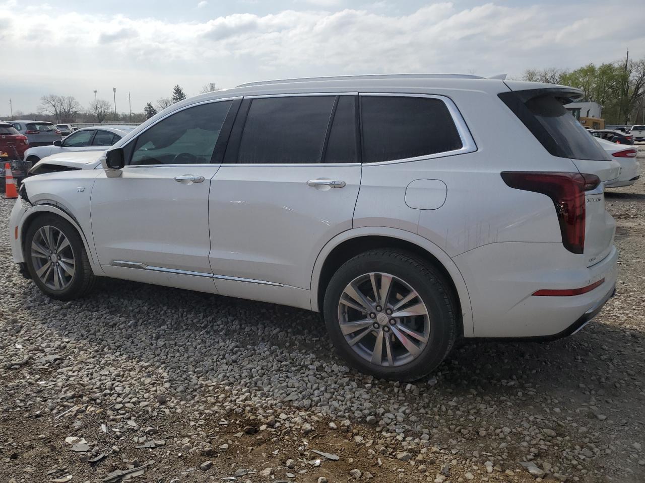 2022 CADILLAC XT6 PREMIU - Image 2