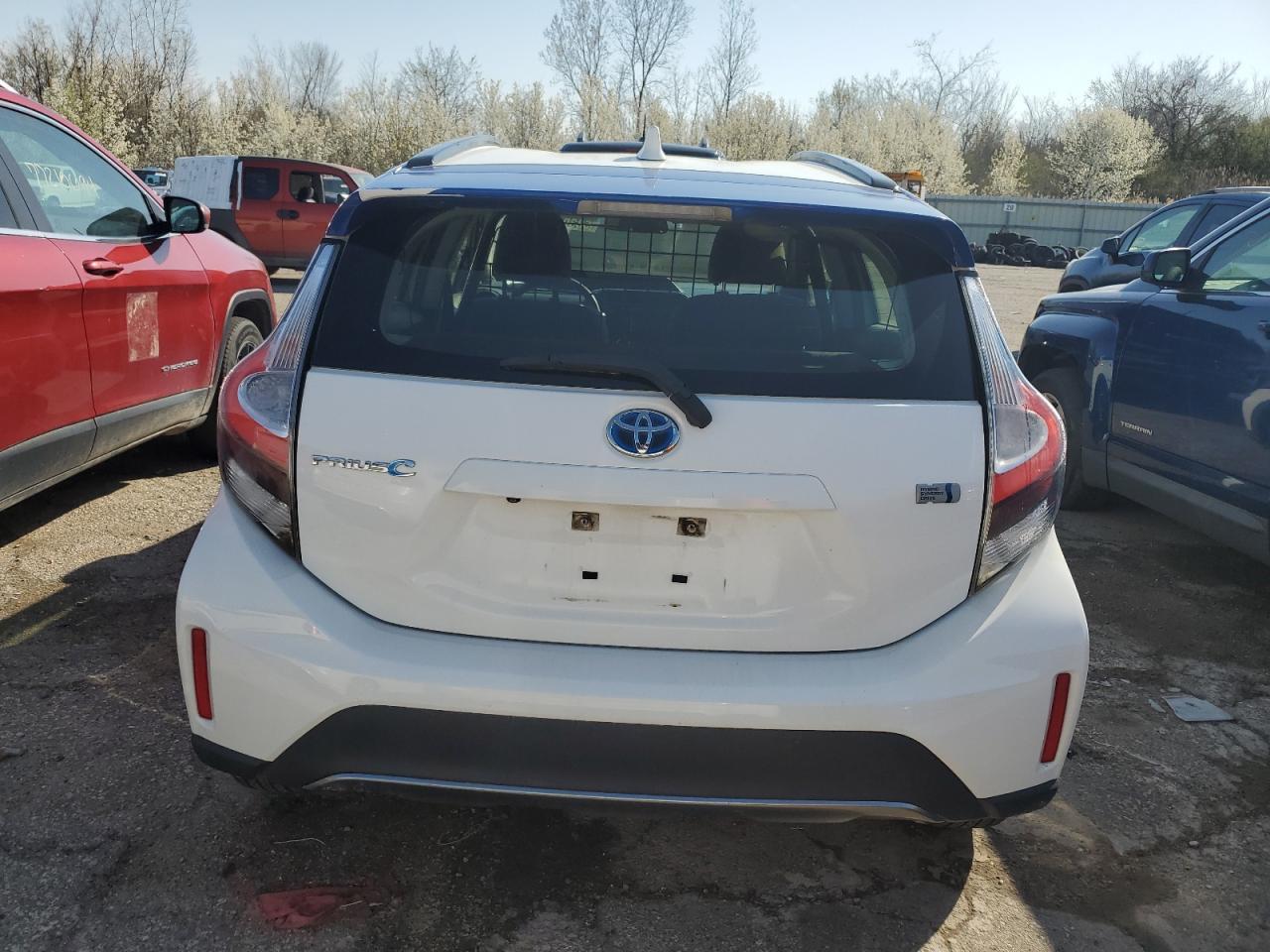 2018 TOYOTA PRIUS C - Image 6