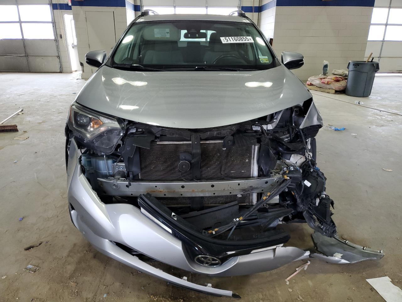 2017 TOYOTA RAV4 XLE - Фото 5