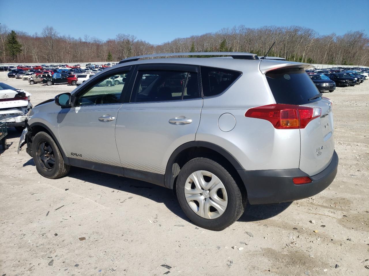 2015 TOYOTA RAV4 LE - Фото 2