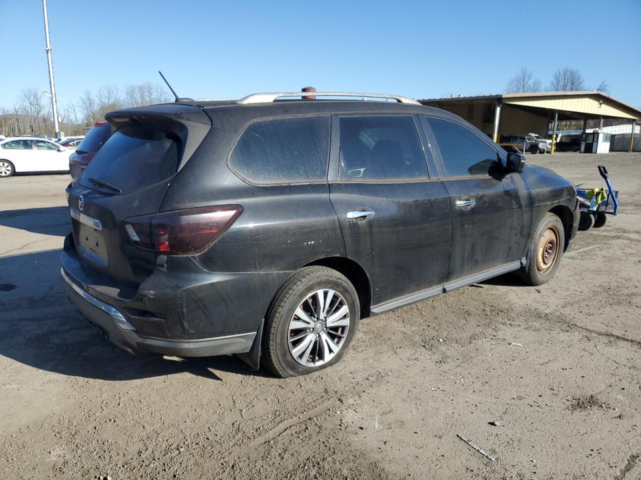 2017 NISSAN PATHFINDER - Фото 3