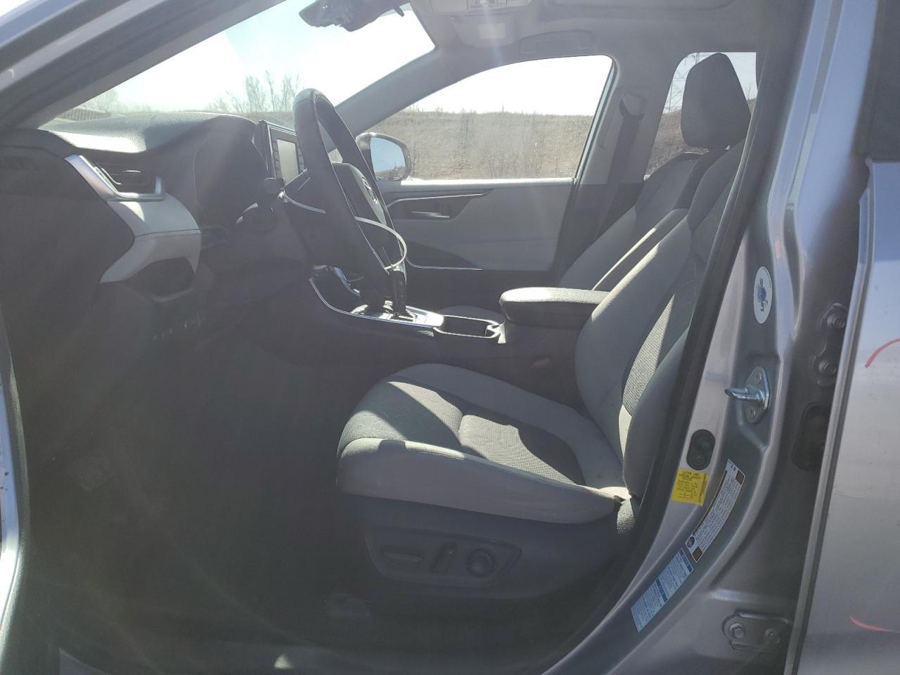 2020 TOYOTA RAV4 XLE - Фото 7