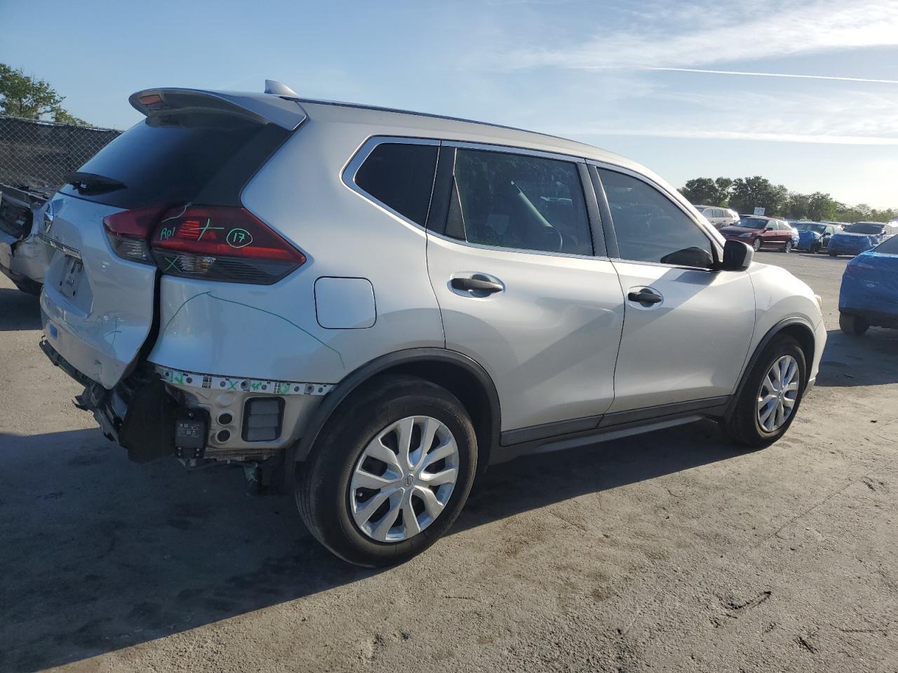 2018 NISSAN ROGUE S - Фото 3