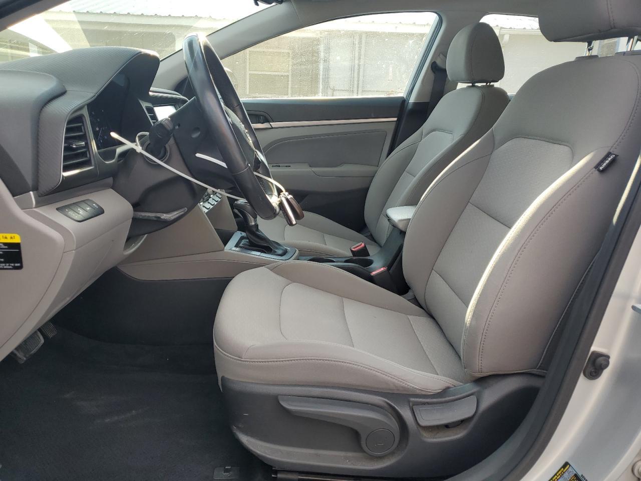 2019 HYUNDAI ELANTRA SE - Фото 7