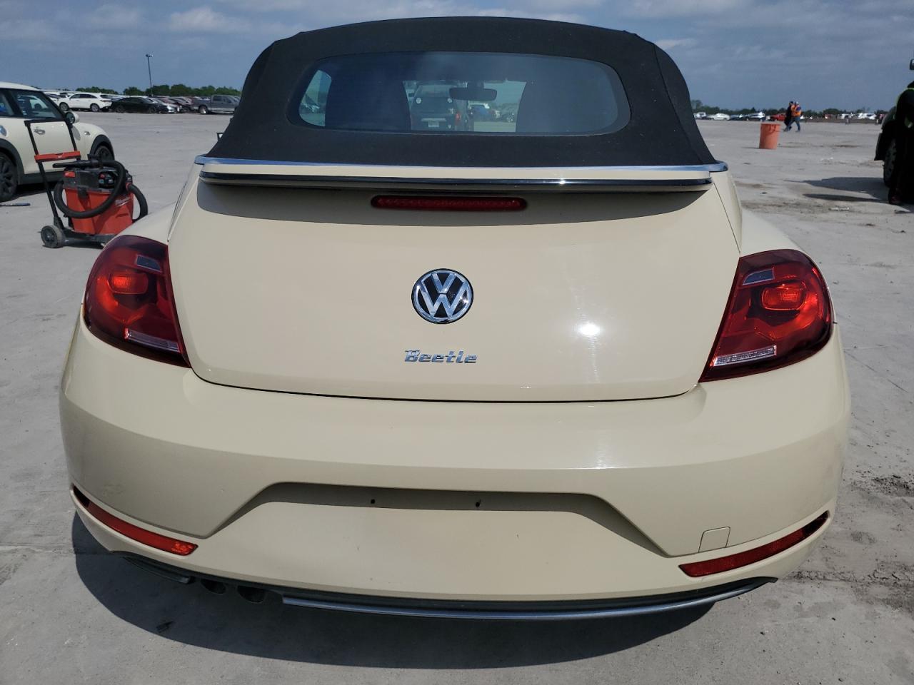 2019 VOLKSWAGEN BEETLE S - Image 6
