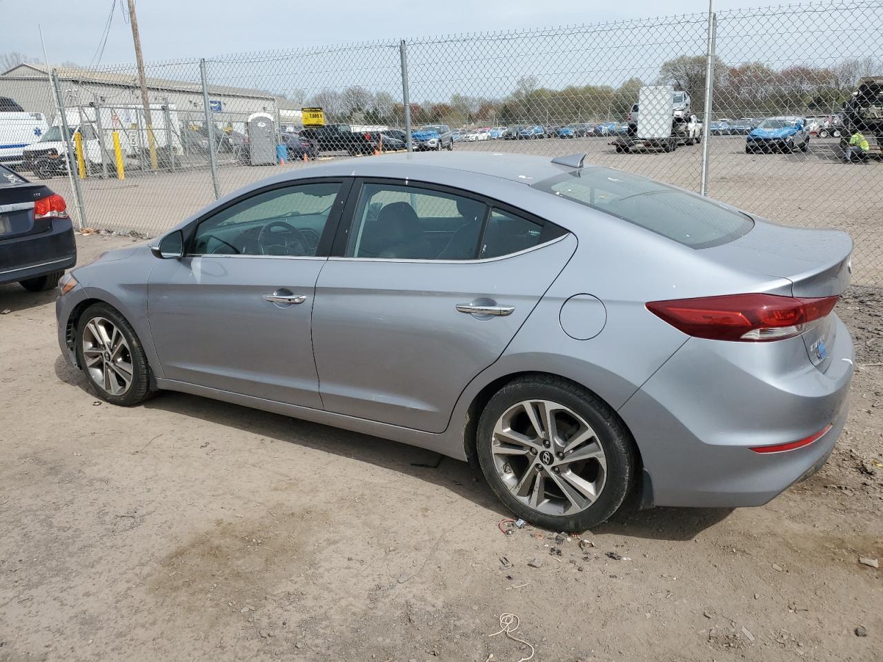 2017 HYUNDAI ELANTRA SE - Фото 2