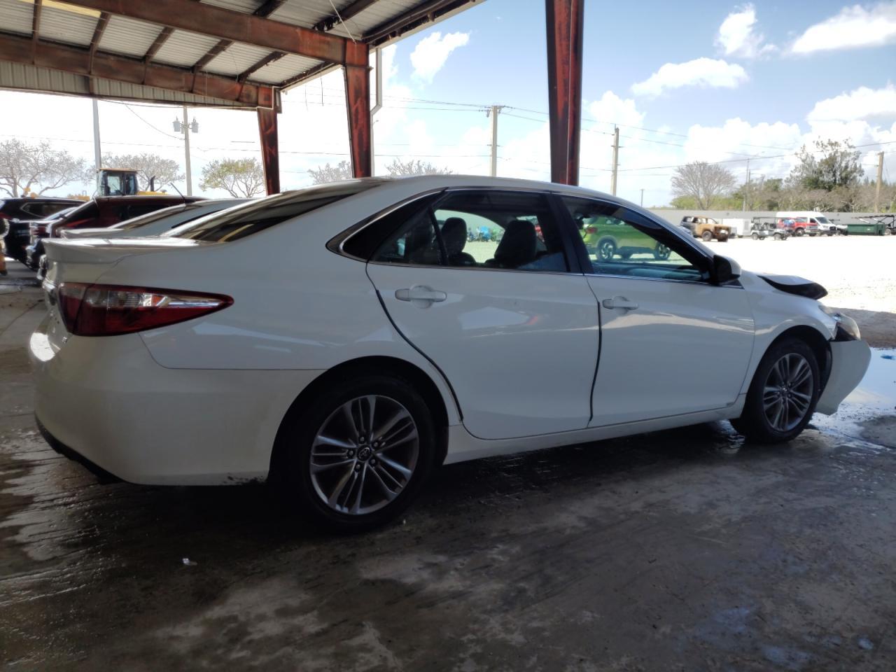 2016 TOYOTA CAMRY LE - Image 3