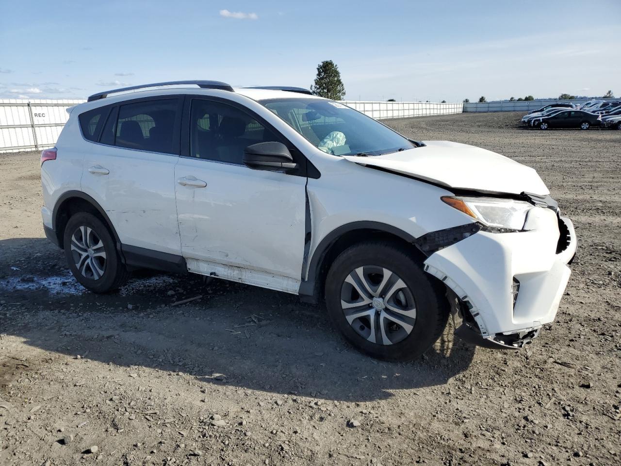 2018 TOYOTA RAV4 LE - Image 4
