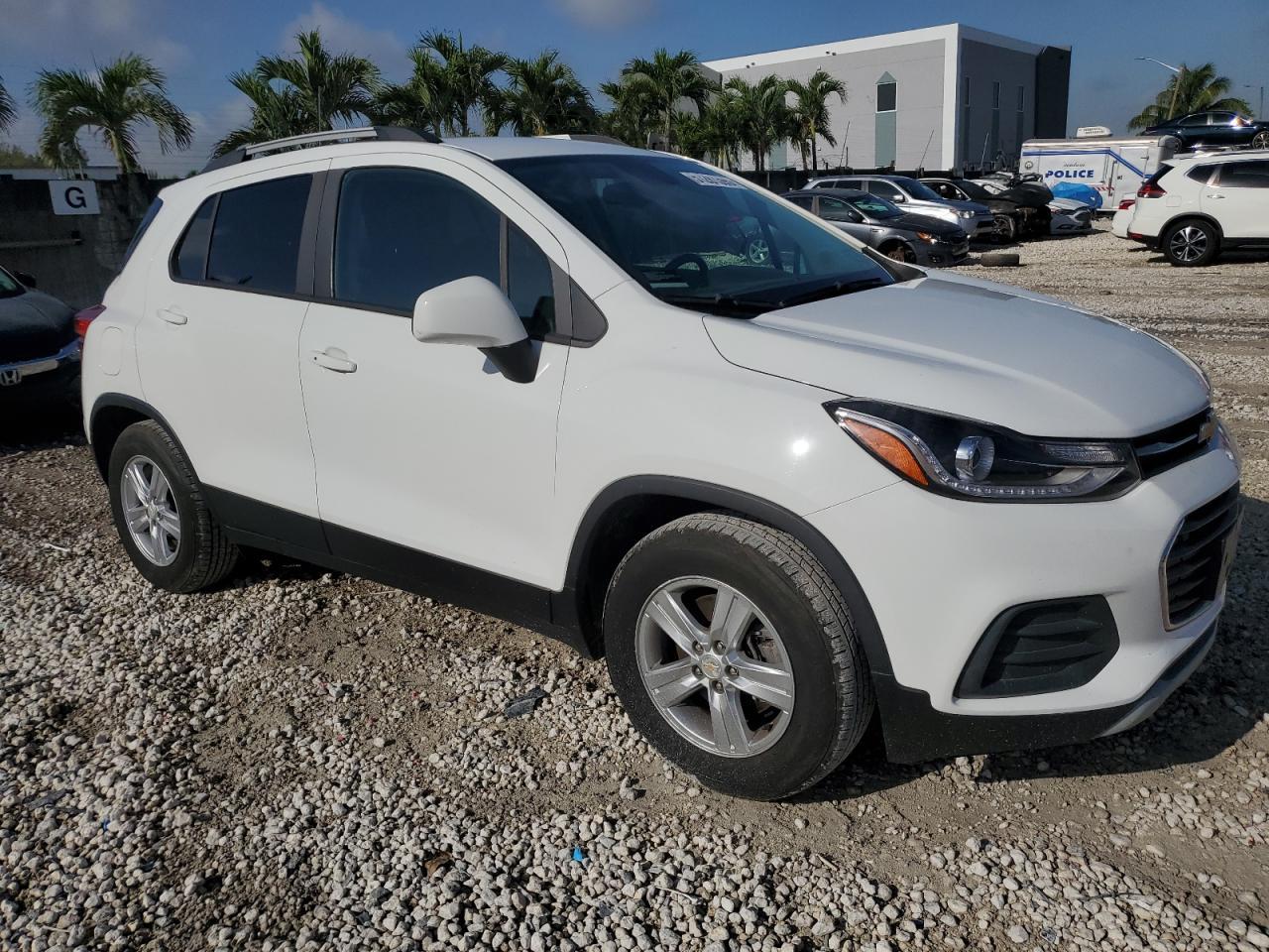 2021 CHEVROLET TRAX 1LT - Image 4