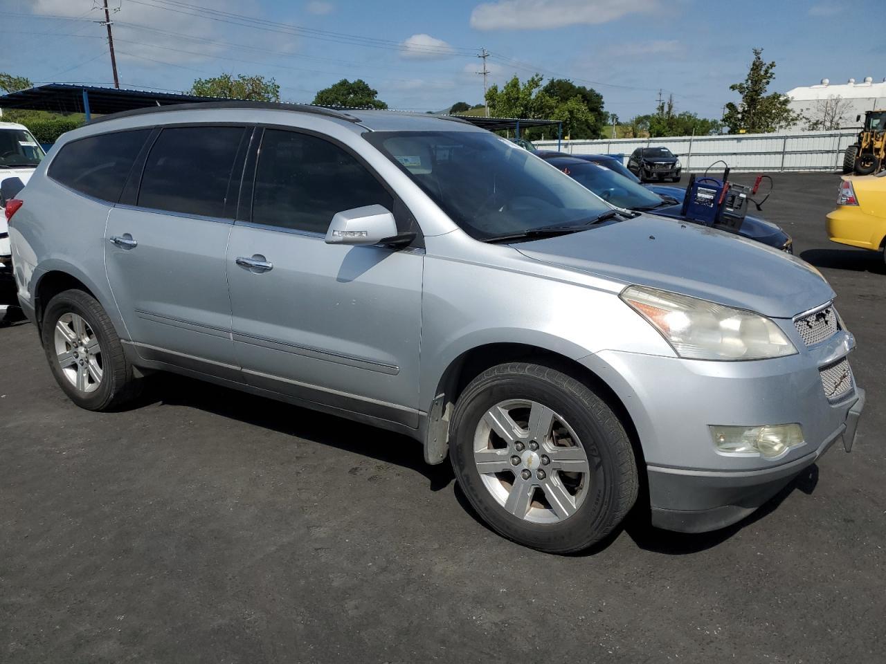 2012 CHEVROLET TRAVERSE L - Image 4