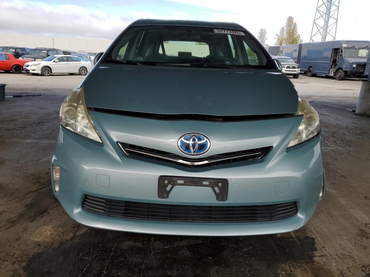 2013 TOYOTA PRIUS V - Image 5