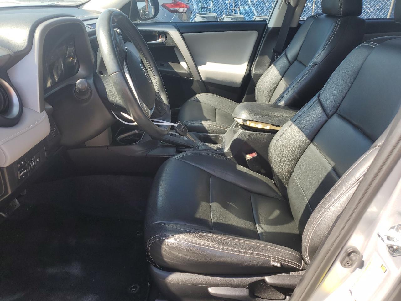 2017 TOYOTA RAV4 XLE - Image 7