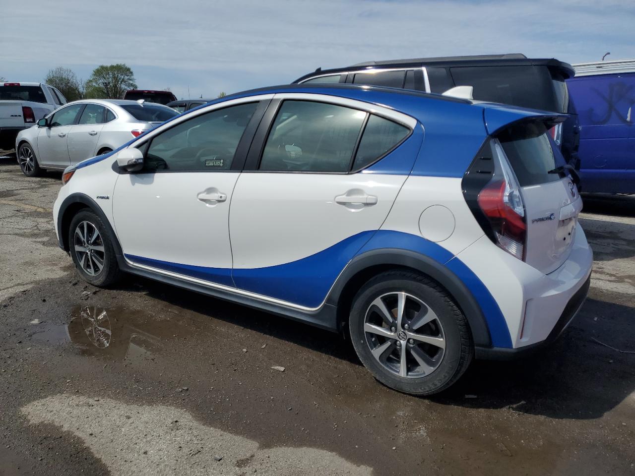 2018 TOYOTA PRIUS C - Image 2