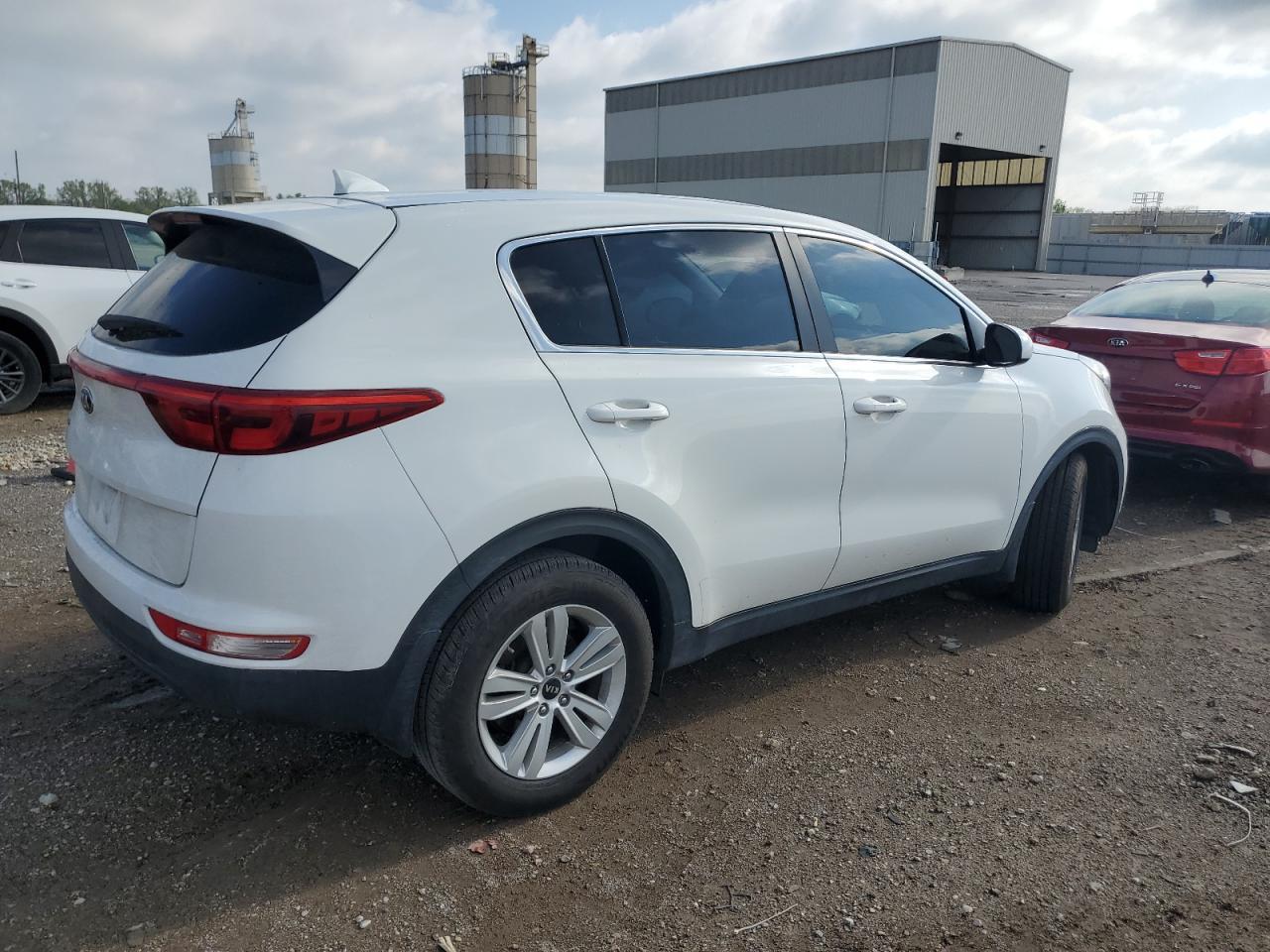 2017 KIA SPORTAGE L - Фото 3