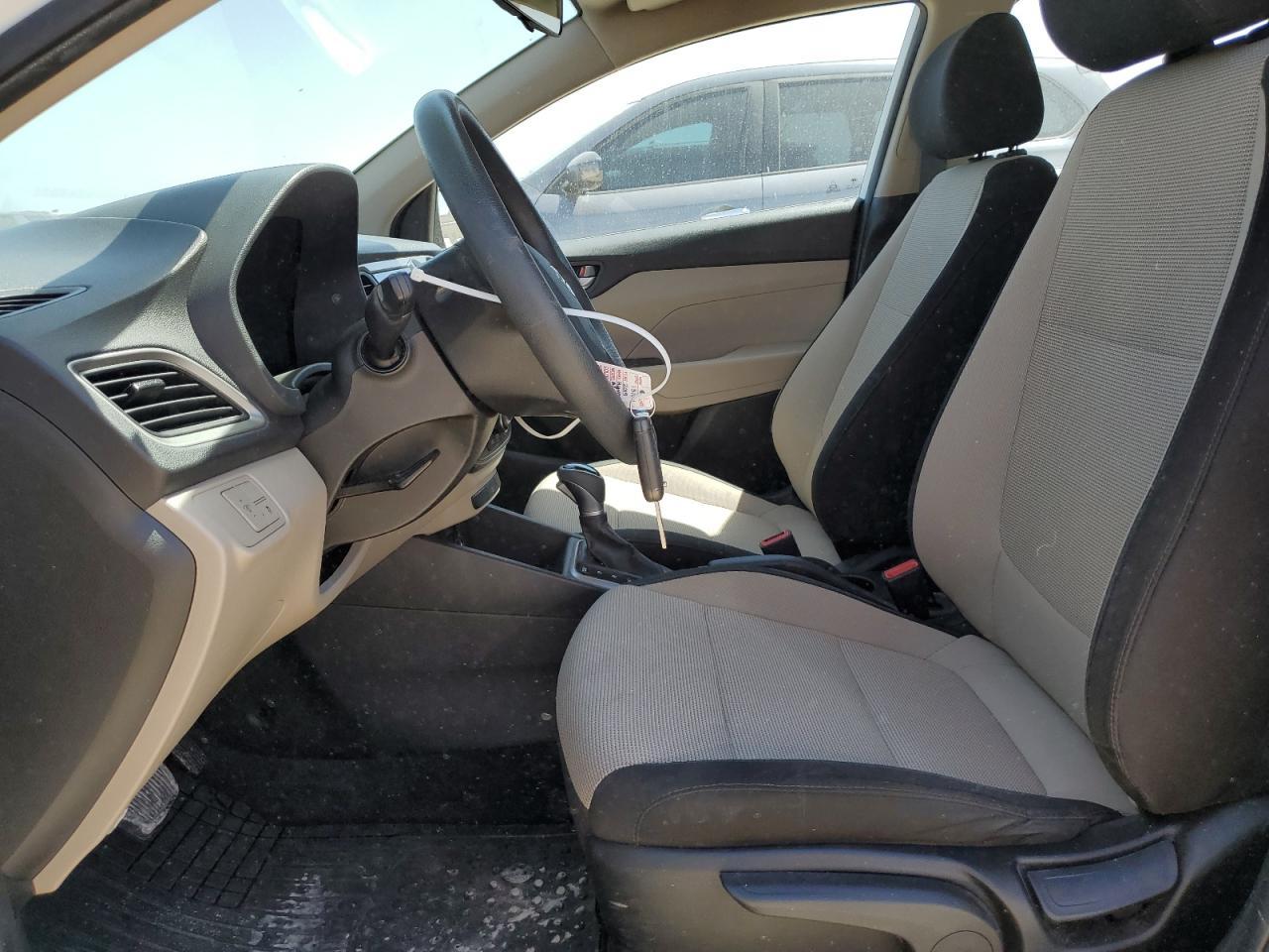 2019 HYUNDAI ACCENT SE - Фото 7