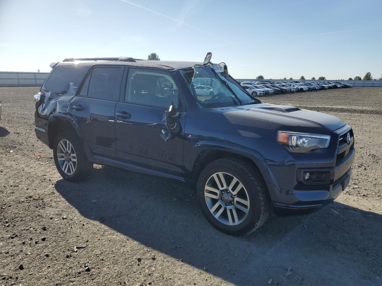 2022 TOYOTA 4RUNNER SR - Фото 4