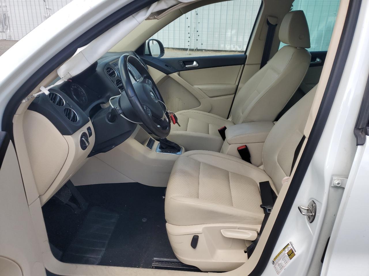 2015 VOLKSWAGEN TIGUAN S - Фото 7