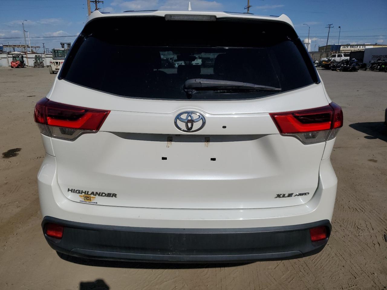 2019 TOYOTA HIGHLANDER - Image 6