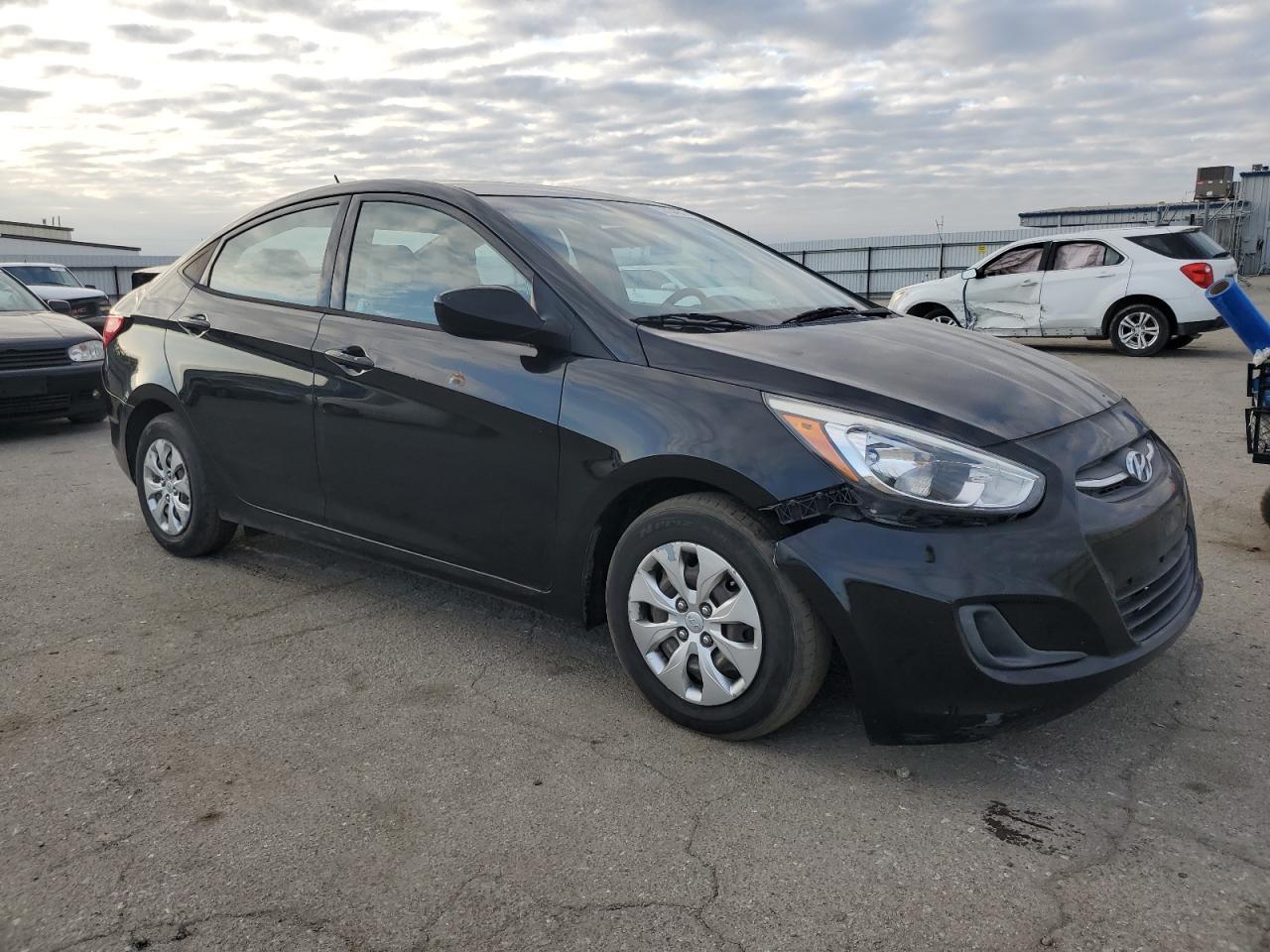 2016 HYUNDAI ACCENT SE - Фото 4
