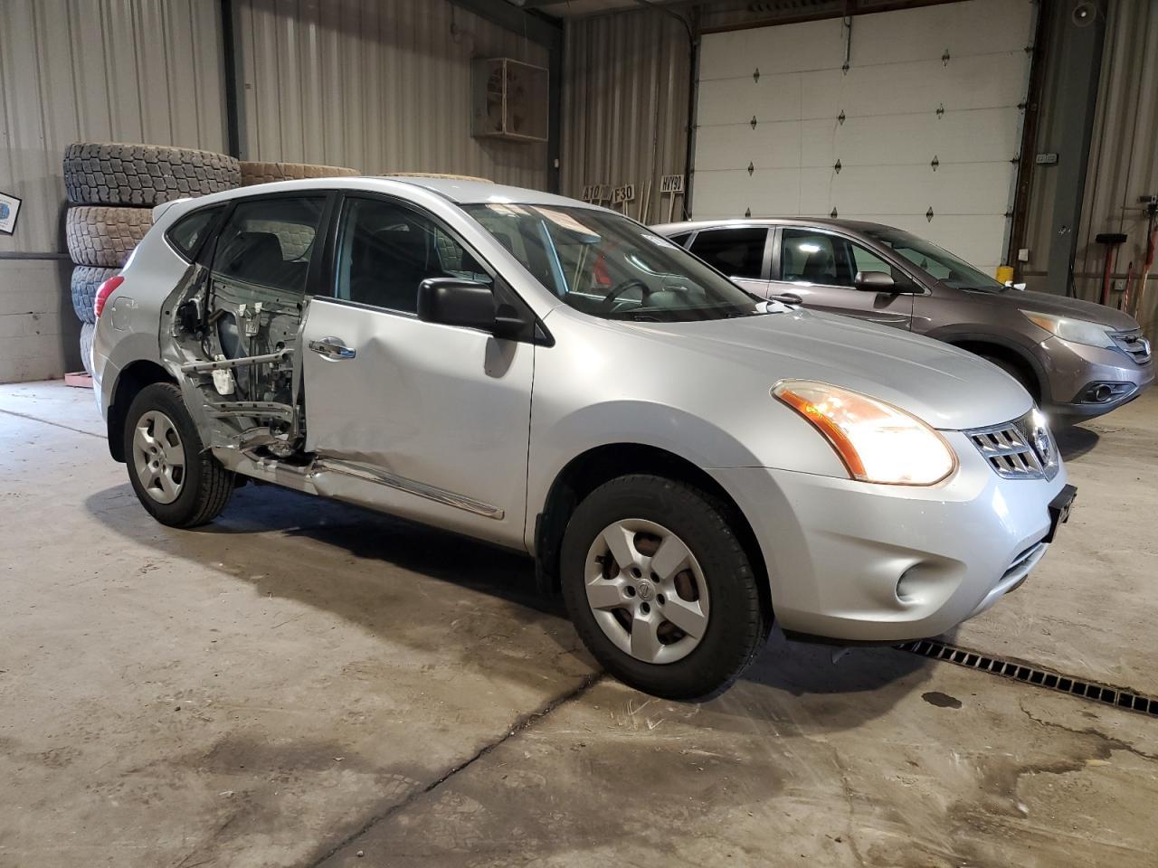 2013 NISSAN ROGUE S - Image 4