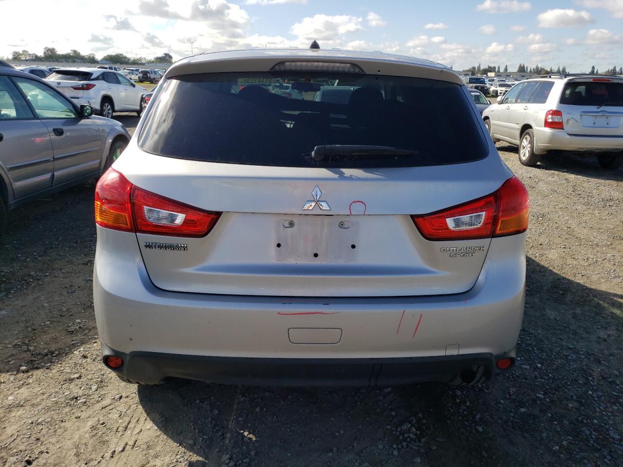 2015 MITSUBISHI OUTLANDER - Фото 6