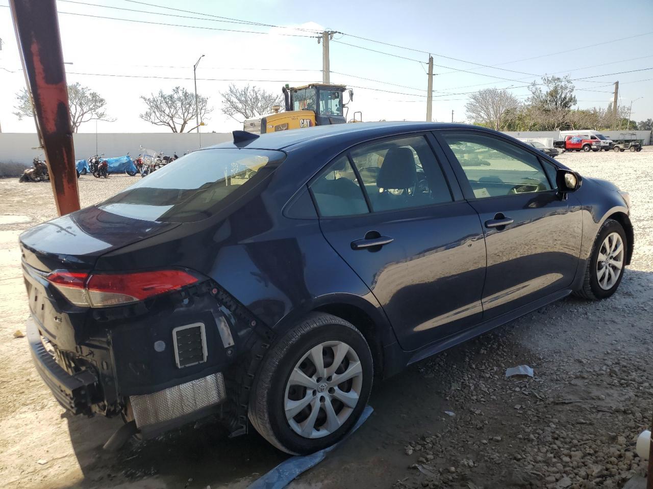2020 TOYOTA COROLLA LE - Фото 3
