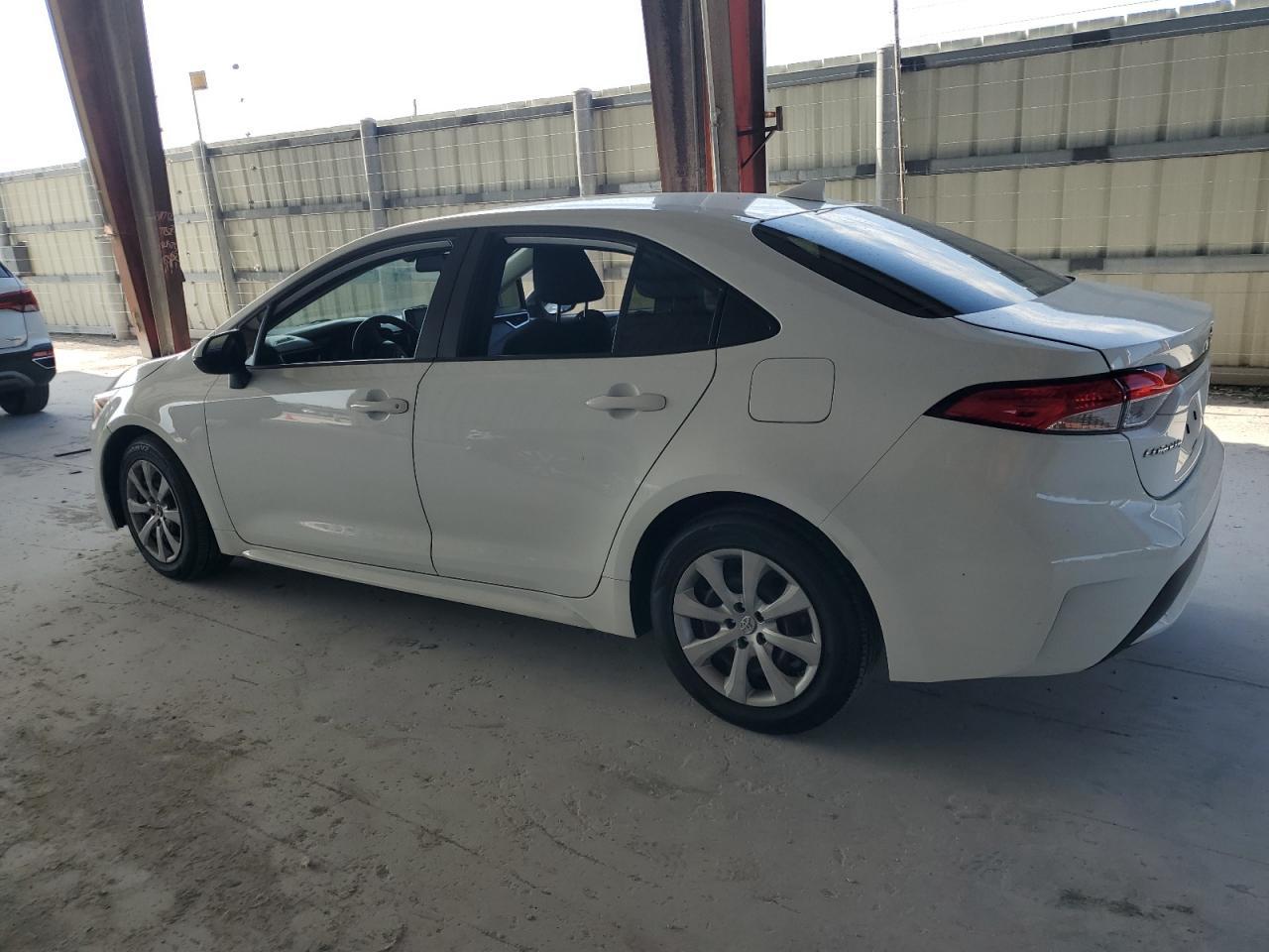 2020 TOYOTA COROLLA LE - Фото 2