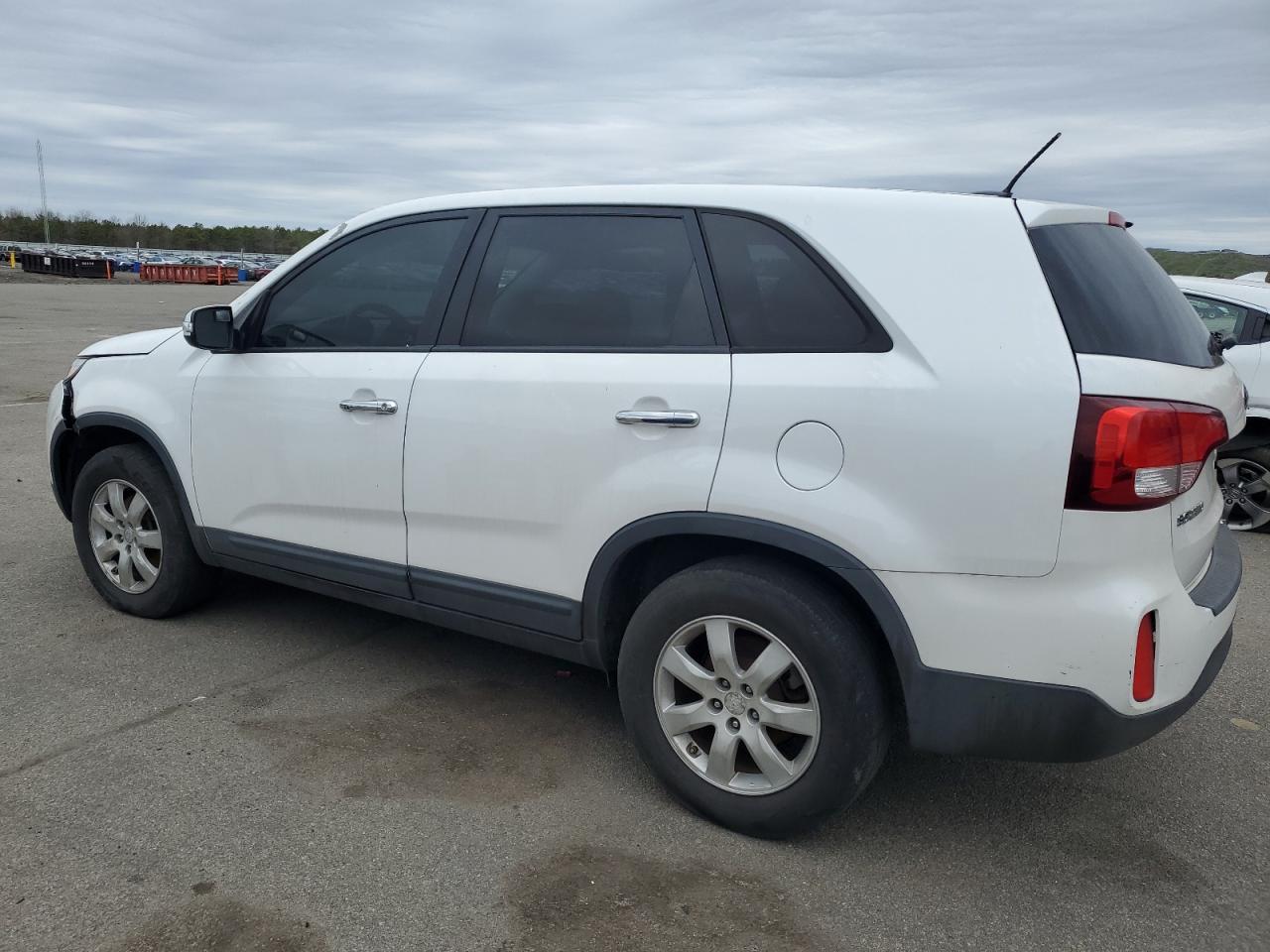 2014 KIA SORENTO LX - Image 2