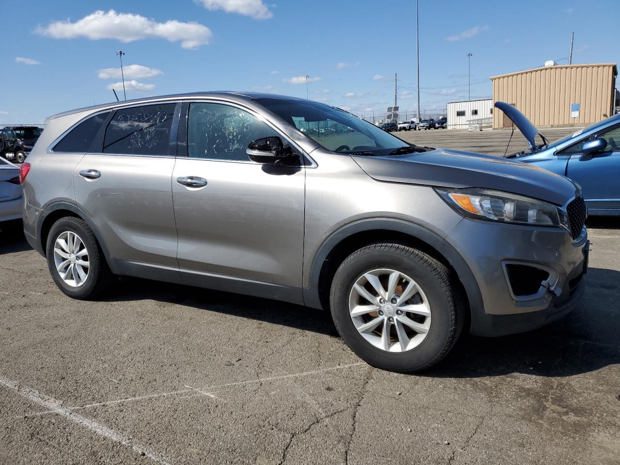 2017 KIA SORENTO LX - Фото 4