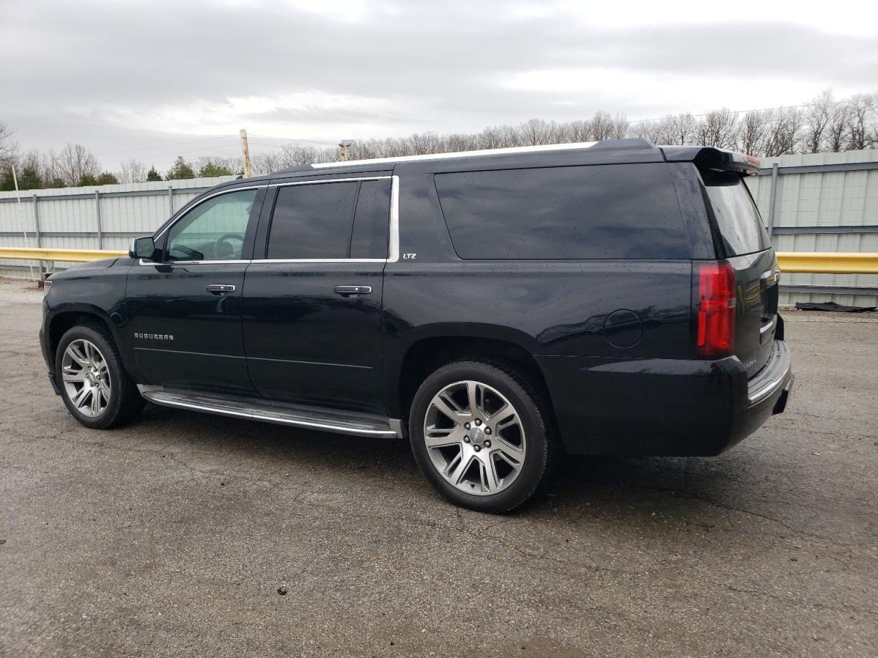 2015 CHEVROLET SUBURBAN C - Фото 2