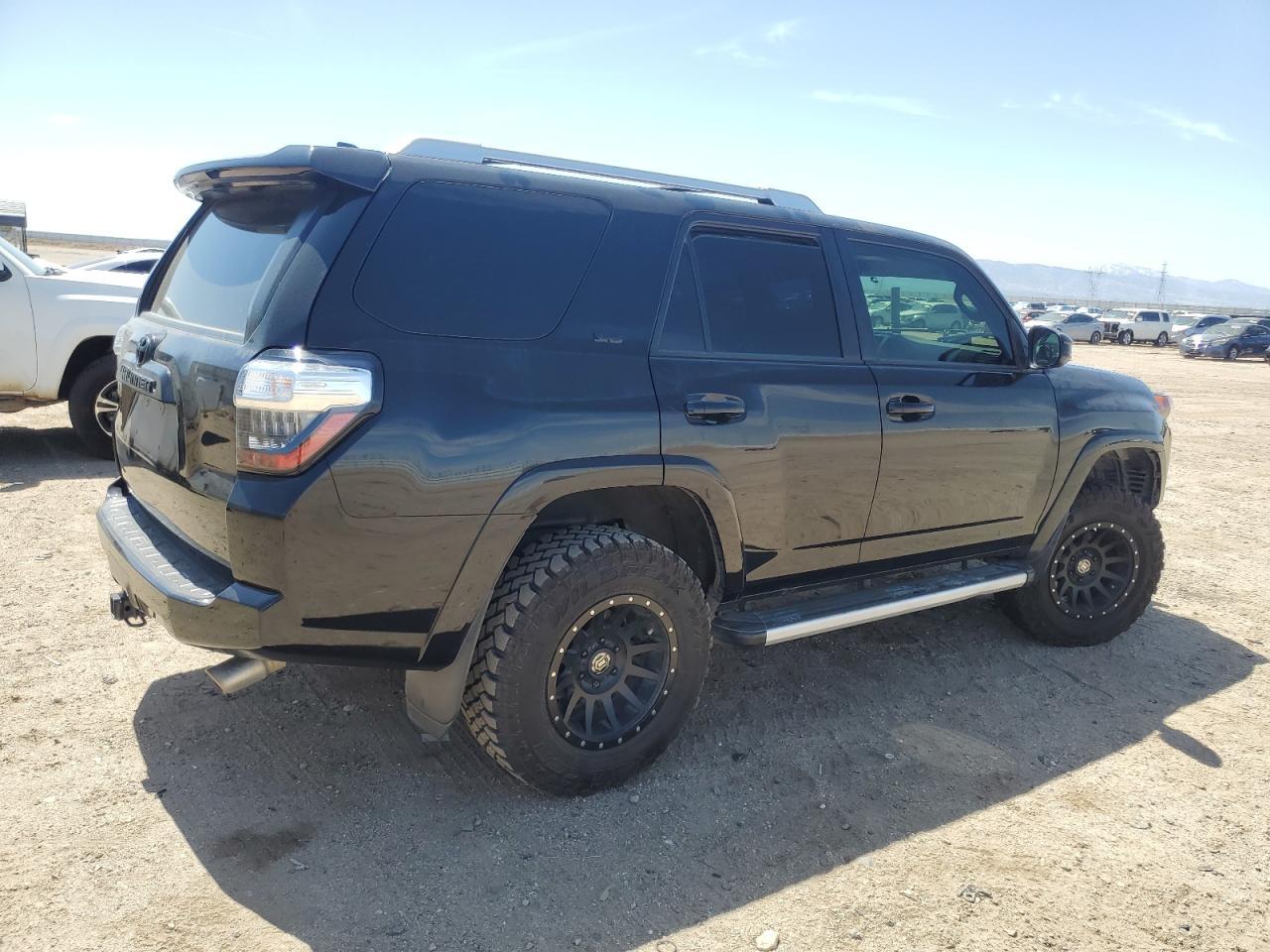 2017 TOYOTA 4RUNNER SR - Image 3
