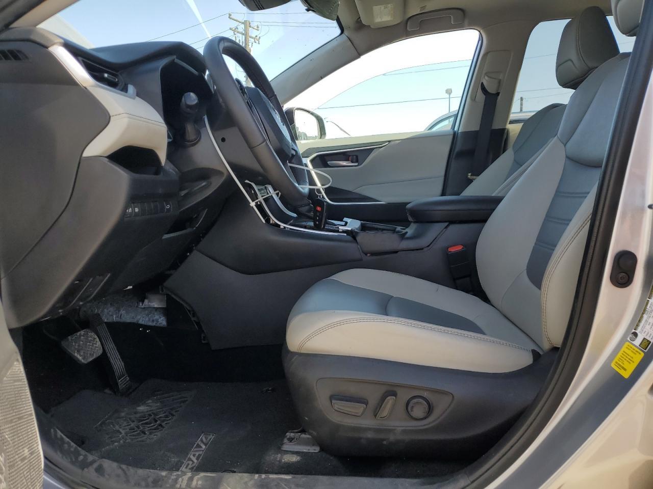 2024 TOYOTA RAV4 XLE P - Image 7