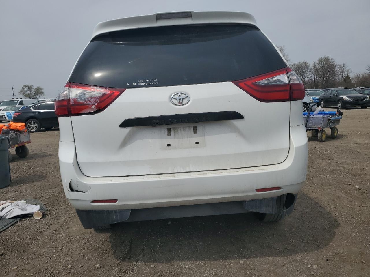 2020 TOYOTA SIENNA L - Image 6