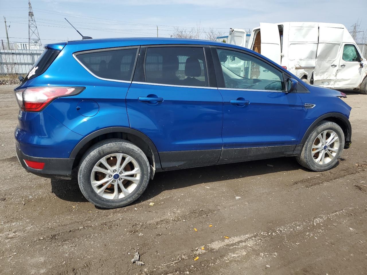2017 FORD ESCAPE SE - Фото 3