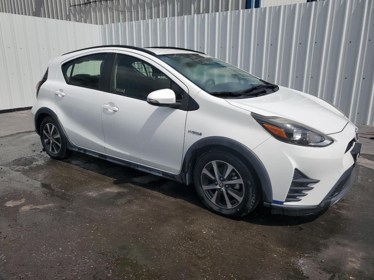 2018 TOYOTA PRIUS C - Image 4