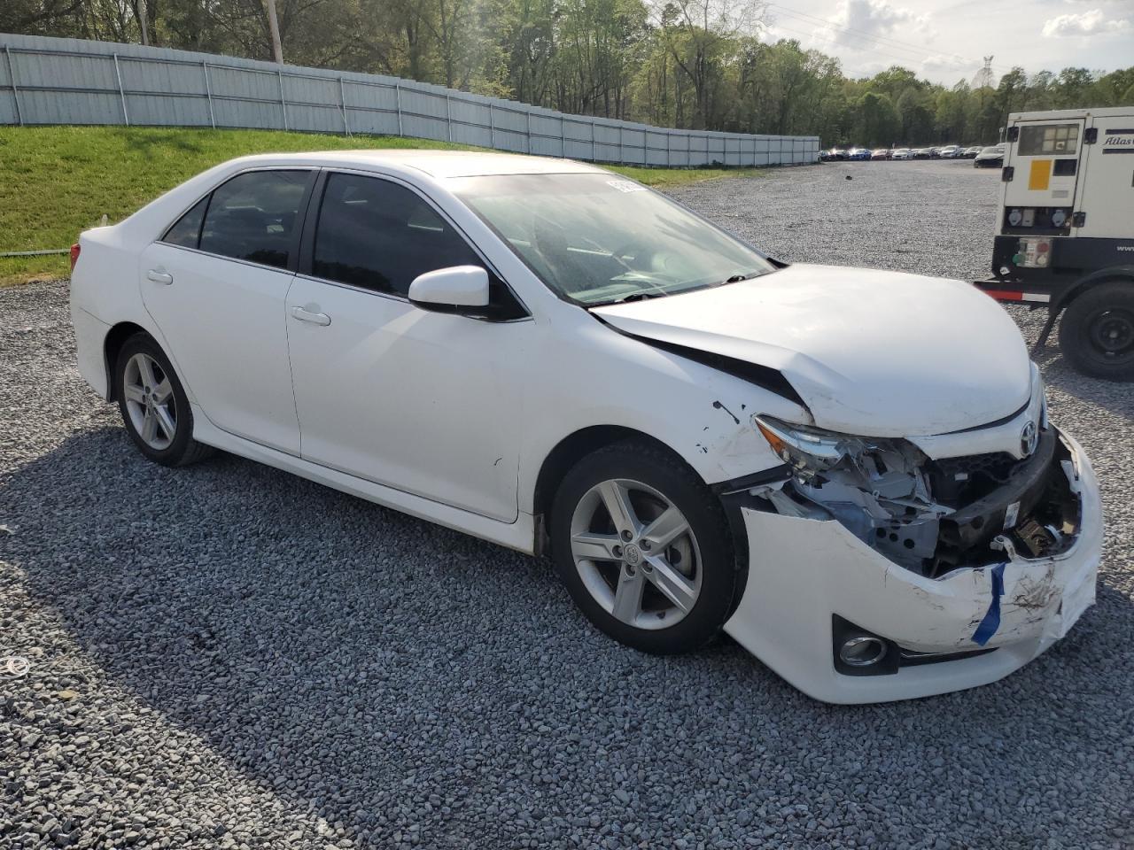 2014 TOYOTA CAMRY L - Фото 4