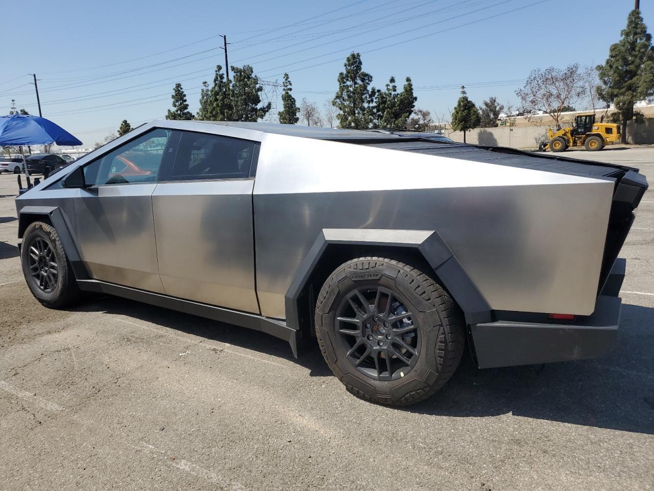 2024 TESLA CYBERTRUCK - Image 2