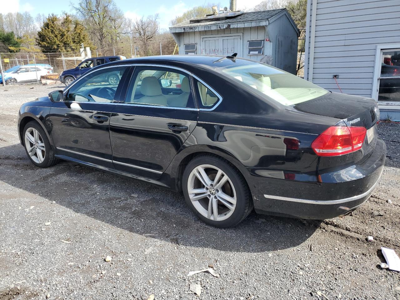 2014 VOLKSWAGEN PASSAT SEL - Image 2