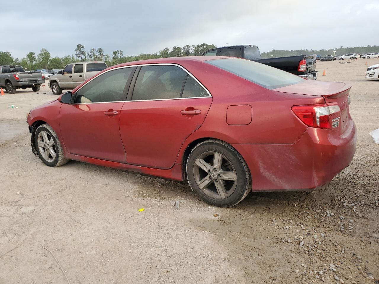 2014 TOYOTA CAMRY L - Image 2
