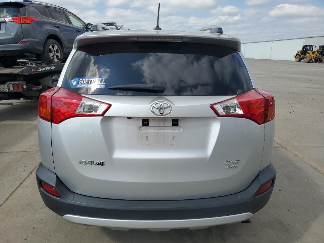 2015 TOYOTA RAV4 XLE - Фото 6