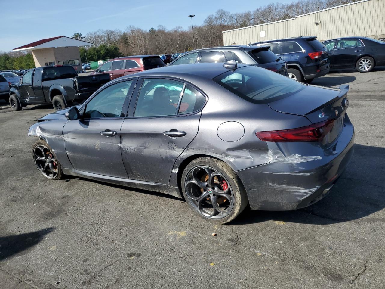 2017 ALFA ROMEO GIULIA TI - Фото 2