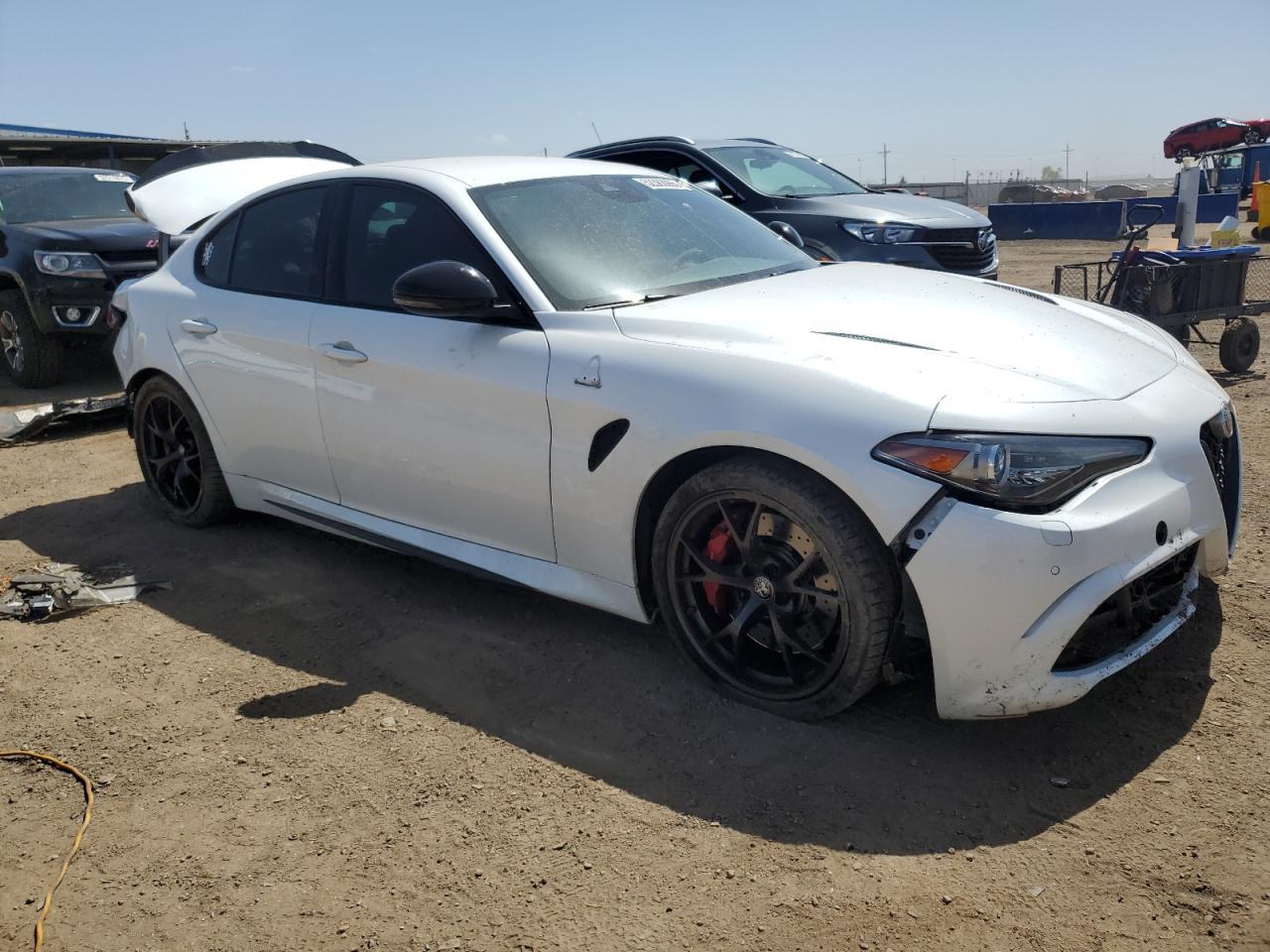 2017 ALFA ROMEO GIULIA QUA - Фото 4